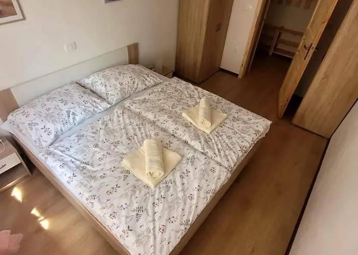 Apartma Brin דירה *